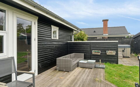 Ritha - 175M from the Sea: Wood, Roof, Architecture, Home, House, Cottage, Siding, Hardwood, Slope, Estate