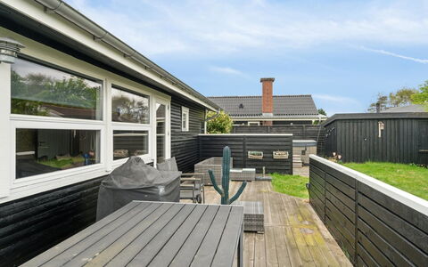 Ritha - 175M from the Sea: Wood, Roof, Architecture, Home, House, Cottage, Siding, Hardwood, Slope, Estate