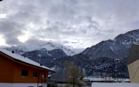 Feldli: Sky, Building, Property, Plant, Cloud, Architecture, Window, Tree, Urban Design, Slope