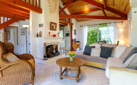 L'Oiseau Bleu: Furniture, Interior Design, Ceiling, Wood, Couch, Chair, Table, Flooring, Living Room, Floor