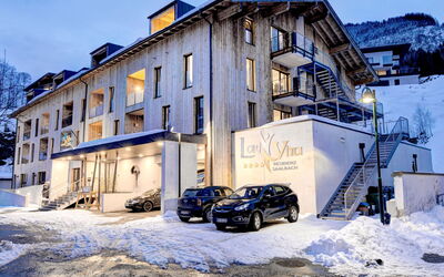 Simba In1 990.1: Sky, Building, Snow, Wheel, Window, Vehicle, Car, Tree, House