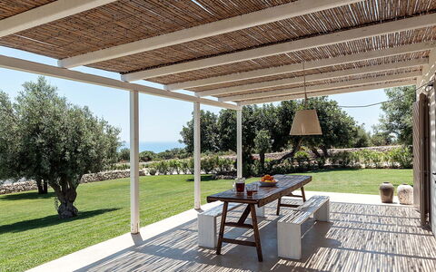Isolina Verde - Scicli, Sicilia: Plant, Property, Table, Shade, Outdoor Table, Outdoor Furniture, Interior Design, Architecture, Tree, Chair