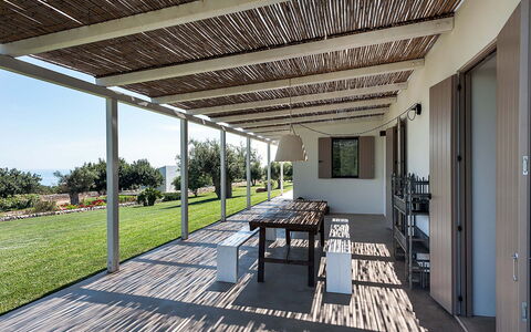 Isolina Rossa - Scicli, Sicilia: Property, Plant, Building, Shade, Wood, Interior Design, Window, Flooring, Porch, Floor