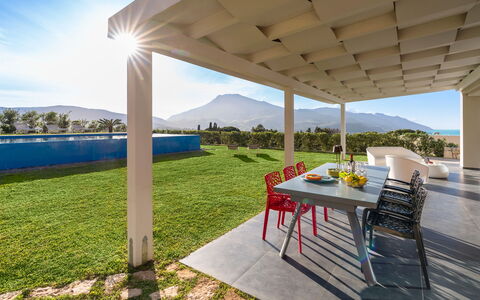 Villa Cinema - Castellammare Del Golfo, Sicilia: Sky, Property, Building, Plant, Shade, Porch, Tree, Wood, Water, Cottage