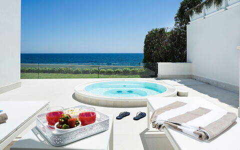 Mariposa - Fontane Bianche, Sicilia: Water, Sky, Property, Furniture, Building, Azure, Table, Swimming Pool, Outdoor Furniture, Architecture