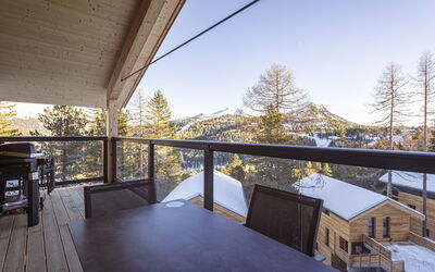 Superior # 7 mit Sauna & Hot Tub 160.7: Furniture, Property, Plant, Comfort, Textile, Wood, Interior Design, Cabinetry, Houseplant, Flooring