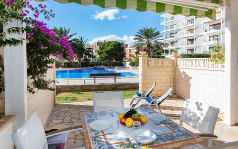 Las Mimosas: Sky, Plant, Building, Window, Tree, Swimming Pool, House, Residential Area, Leisure, Urban Design