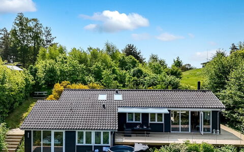 Ufej - 2.5Km from the Sea: House, Home, Door, Roof, Cottage, Estate, Garden, Shade, Siding, Yard