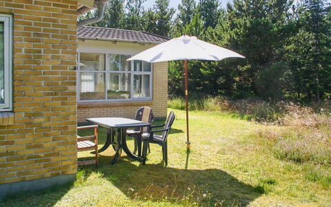 Gisa - 400M from the Sea: Blue, Shrub, Cottage, Groundcover, Garden, Estate, Shade, Landscaping, Farmhouse, Eco Hotel