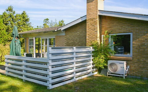 Gisa - 400M from the Sea: Blue, Shrub, Cottage, Groundcover, Garden, Estate, Shade, Landscaping, Farmhouse, Eco Hotel