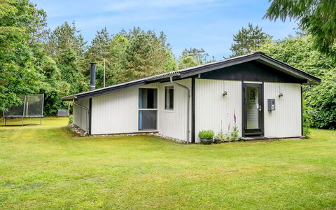 Suri - 200M to the Fjord: Furniture, Interior Design, Flooring, Floor, Ceiling, Room, Chair, Table, Apartment, Kitchen & Dining Room Table