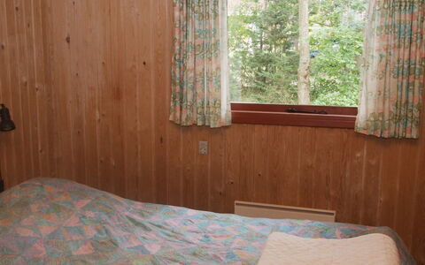 Friis - 100M from the Sea: Wood, Bedroom, Interior Design, Furniture, Floor, Bed, Flooring, Bed Sheet, Room, Bedding