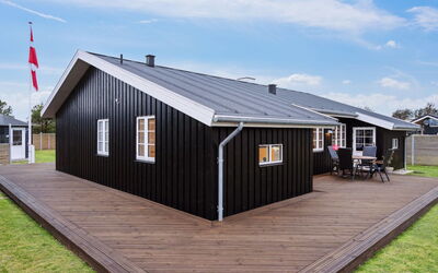 Svante - 600M from the Sea