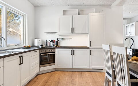 Scalli - 1.5Km to the Fjord: Kitchen, Flooring, Kitchen Appliance, Wood, Interior Design, Major Appliance, Countertop, Ceiling, Furniture, Floor