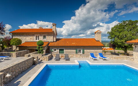 Villa Škavre: Water, Cloud, Plant, Sky, Property, Building, Swimming Pool, Blue, Azure, Tree