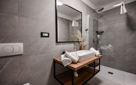 Villa Škavre: Mirror, Furniture, Building, Property, Tap, Plumbing Fixture, Comfort, Interior Design, Bathroom, House