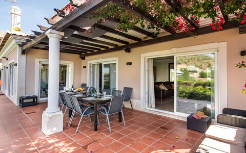 Amendoeiras V6 - Vip Properties: Furniture, Property, Plant, Chair, Table, Window, Building, Interior Design, Wood, Lighting
