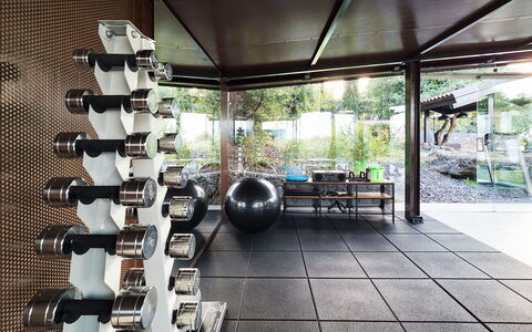 Casa Bedda - Viagrande, Sicilia: Plant, Building, Flooring, Machine, Metal, Wood, Ceiling, Shade, Room, Tree