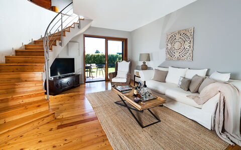 Casa Bedda - Viagrande, Sicilia: Couch, Furniture, Table, Comfort, Wood, Living Room, Plant, Interior Design, Building, Floor