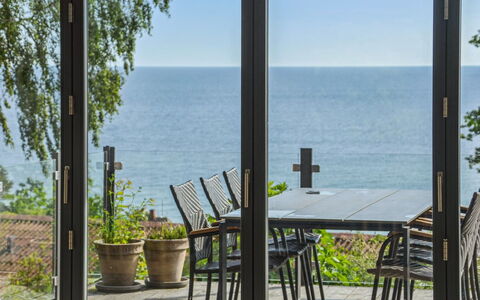Seetje - 200M from the Sea: Wood, Roof, Architecture, Home, House, Cottage, Siding, Hardwood, Slope, Estate