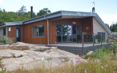 Seetje - 200M from the Sea: Wood, Roof, Architecture, Home, House, Cottage, Siding, Hardwood, Slope, Estate