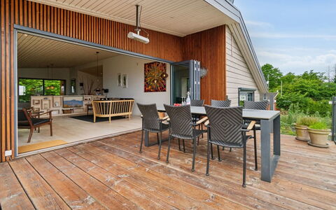 Seetje - 200M from the Sea: Wood, Roof, Architecture, Home, House, Cottage, Siding, Hardwood, Slope, Estate