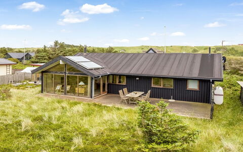 Gidske - 300M from the Sea: Wood, Flooring, Interior Design, Floor, Furniture, Wood Flooring, Room, Ceiling, Wood Stain, Hardwood