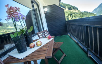 Bad Gastein 550: Flower, Property, Building, Sky, Table, Furniture, Plant, Green, Nature, Azure
