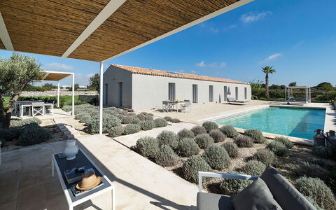 Villa Carmelita - Ragusa, Sicilia: Water, Plant, Property, Building, Sky, Swimming Pool, Shade, Interior Design, Tree, Condominium
