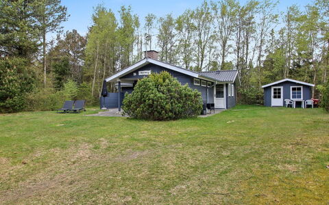 Sonia - 3Km from the Sea: Roof, House, Home, Cottage, Door, Siding, Deck, Porch, Plank, Hardwood