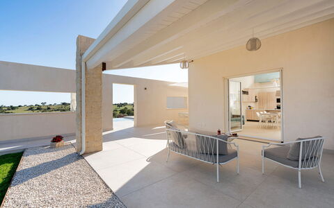 Villa Argento - Rosolini, Sicilia: Property, Sky, Plant, Shade, Lighting, Architecture, Interior Design, Wood, Floor, Flooring