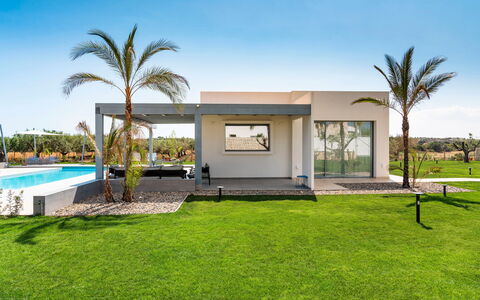 Casa Colori - Noto, Sicilia: Sky, Plant, Property, Tree, Building, Shade, Water, Land Lot, House, Grass