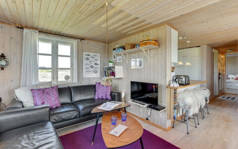 Heilo - from the Sea: Wood, Home, Furniture, Interior Design, Floor, Ceiling, Room, Hardwood, Cottage, Living Room