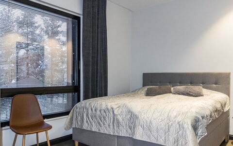 Levi Kahnu: Balcony, Apartment, Shade, Glass, Condominium, Handrail, Porch, Daylighting, Deck, Outdoor Furniture