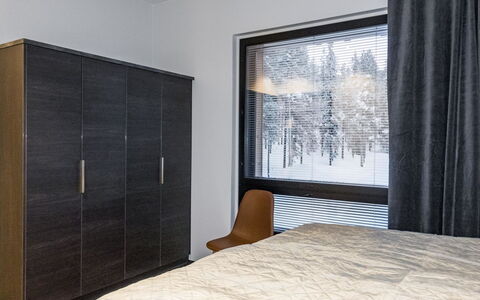 Levi Kahnu: Balcony, Apartment, Shade, Glass, Condominium, Handrail, Porch, Daylighting, Deck, Outdoor Furniture