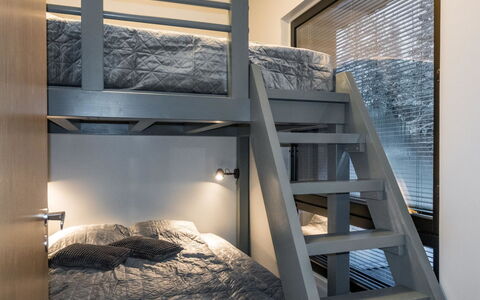 Levi Kahnu: Balcony, Apartment, Shade, Glass, Condominium, Handrail, Porch, Daylighting, Deck, Outdoor Furniture