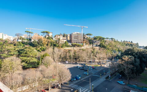 Tiziano: Sky, Daytime, Plant, Building, Tree, Architecture, Urban Design, Body Of Water, Neighbourhood, Residential Area