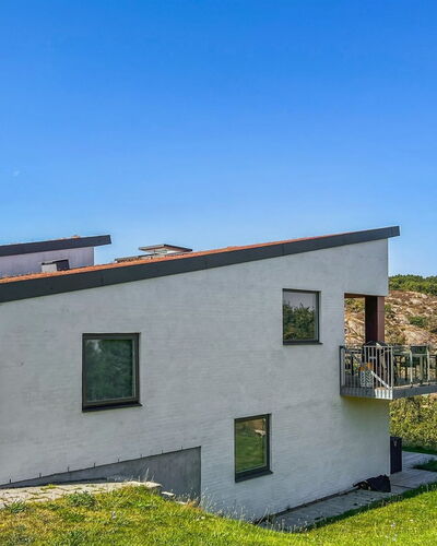 Sasser - 450M from the Sea