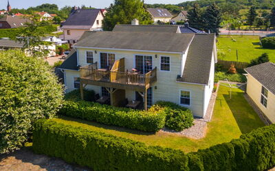 Zinnowitz 604: Plant, Sky, Property, Building, Azure, Blue, Tree, House, Leisure, Residential Area