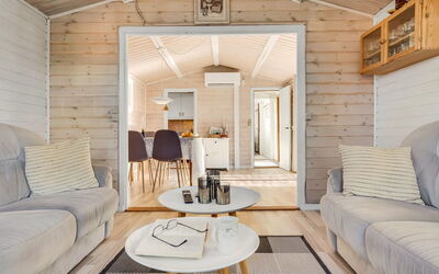 Holte - 750M from the Sea