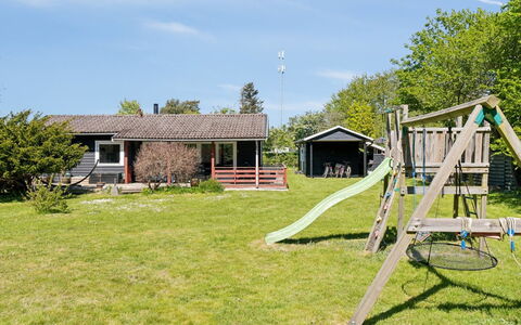 Janna - 1.4Km from the Sea: Grass, House, Home, Cottage, Land Lot, Garden, Lawn, Rural Area
