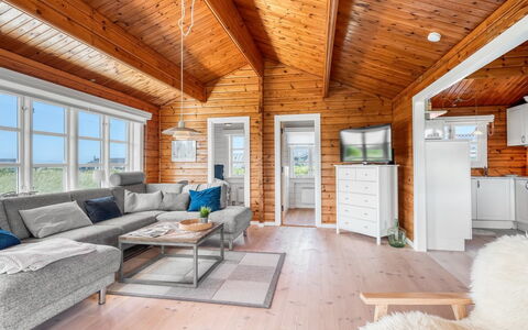 Patti - 280M from the Sea: Wood, Ceiling, Cottage, Home, Hardwood, Log Cabin, Wood Stain, Wood Flooring, Plank, Living Room