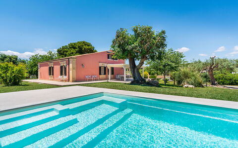Casa Desiderio - Siracusa, Sicilia: Plant, Sky, Water, Property, Building, Window, Cloud, Swimming Pool, Azure, Tree