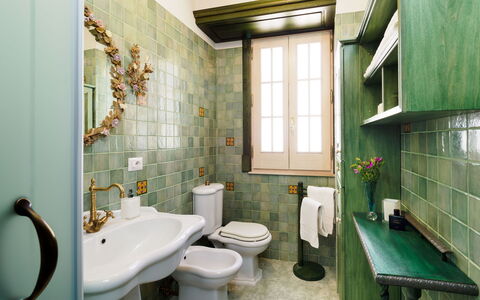 Casa Desiderio - Siracusa, Sicilia: Plumbing Fixture, Tap, Property, Sink, Green, Bathroom, Bathroom Sink, Purple, Building, Interior Design