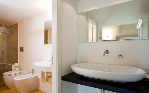 Pietramare - Castellabate, Campania: Sink, Tap, Bathroom Sink, Plumbing Fixture, Property, Bathroom, Black, Mirror, Purple, Wood