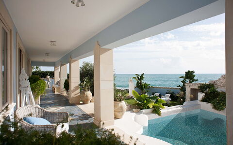 Villa Amena - Siracusa, Sicilia: Plant, Sky, Water, Property, Building, Azure, Shade, Houseplant, Arecales, Seaside Resort