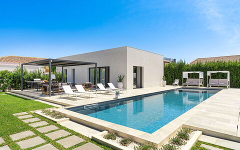 Villa Duetto - Siracusa, Sicilia: Plant, Sky, Water, Property, Azure, Swimming Pool, Shade, Architecture, Rectangle, Building