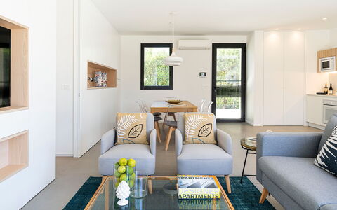 Villa Duetto - Siracusa, Sicilia: Table, Picture Frame, Furniture, Property, Couch, Plant, Green, Azure, Living Room, Window