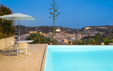 Casa Masseria - Scicli, Sicilia: Sky, Property, Plant, Water, Azure, Nature, Rectangle, Table, Swimming Pool, Shade