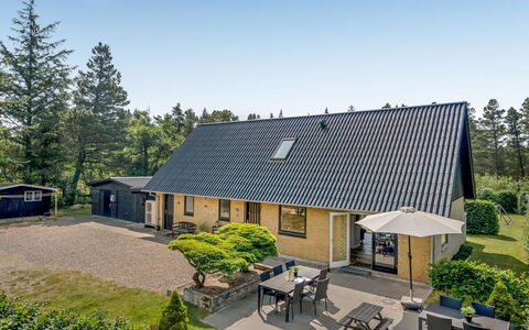 Lavrans - 2.5Km from the Sea: Cottage, Shed, Hut, Farmhouse, Prairie, Shack, Barn, Log Cabin, Garden Buildings